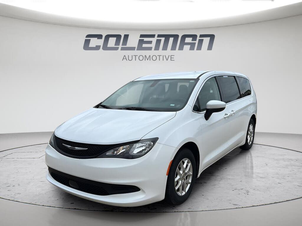 2022 CHRYSLER Voyager