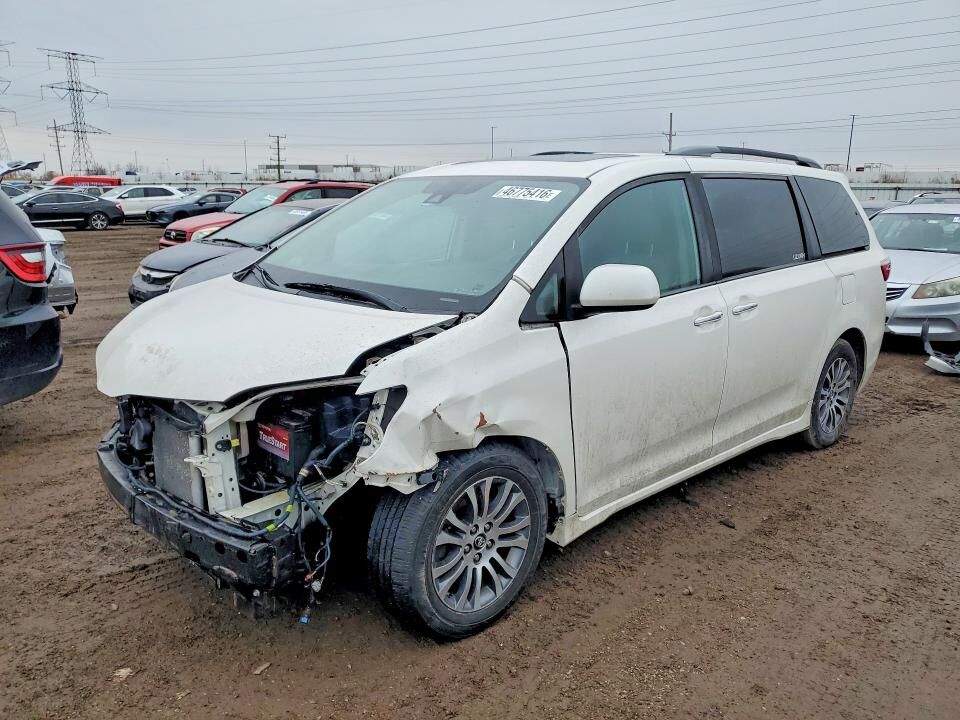 2019 TOYOTA Sienna