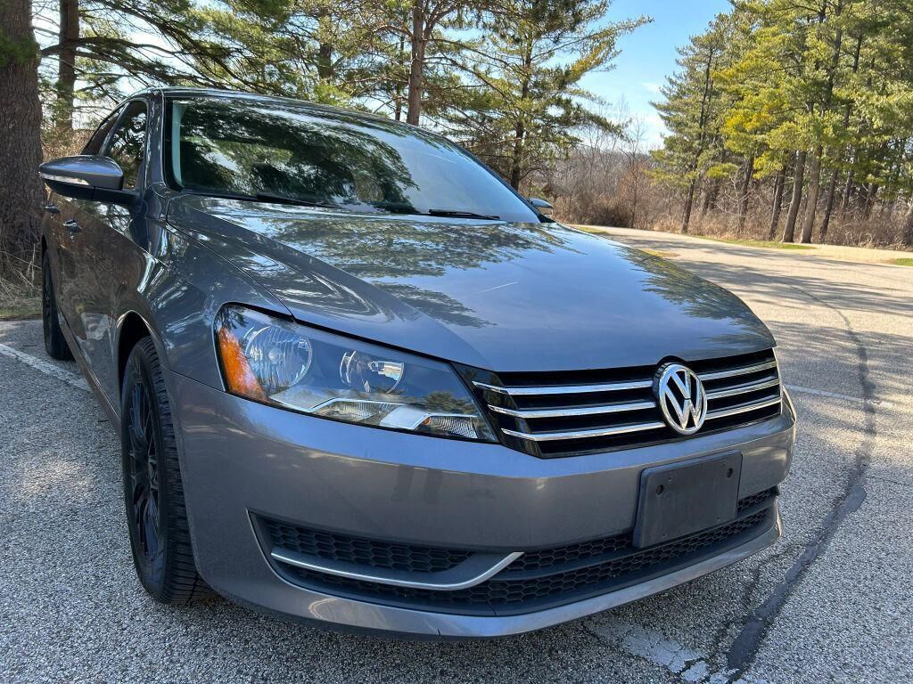 2012 VOLKSWAGEN Passat