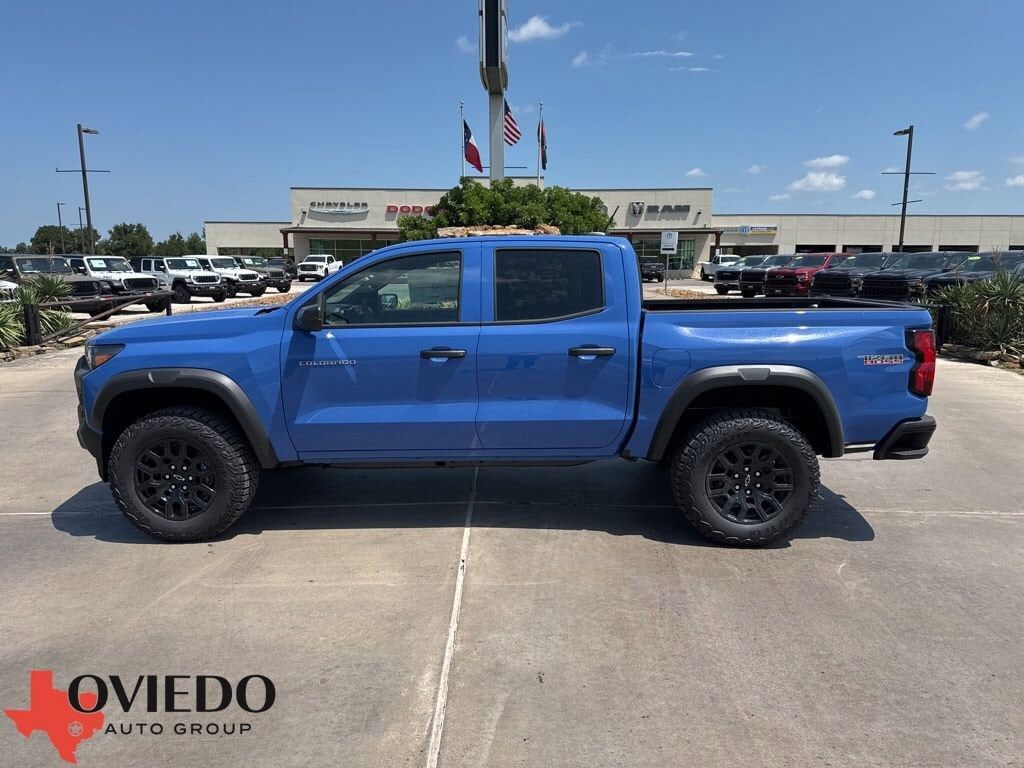 2025 CHEVROLET Colorado
