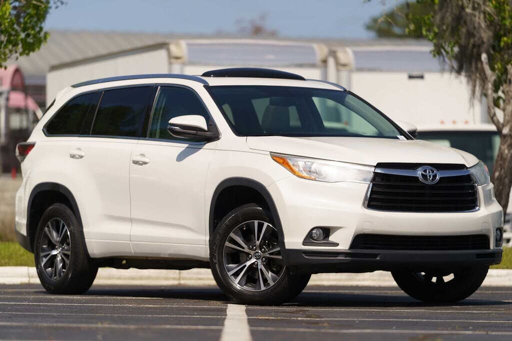 2016 TOYOTA Highlander