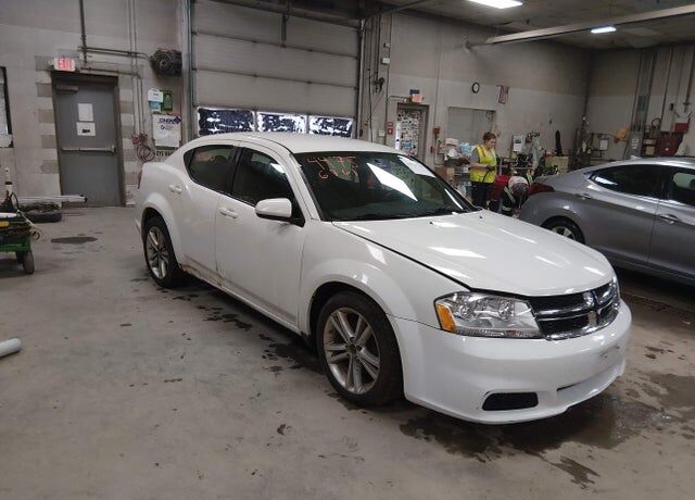 2012 DODGE Avenger