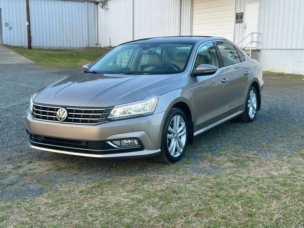 2016 VOLKSWAGEN Passat