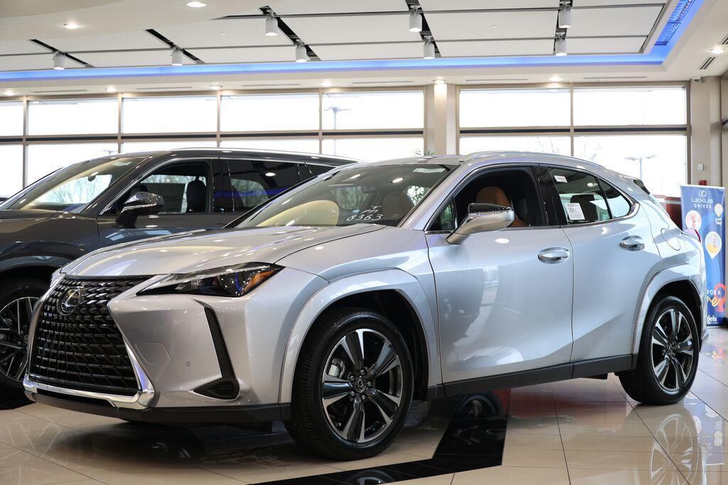 2026 LEXUS UX