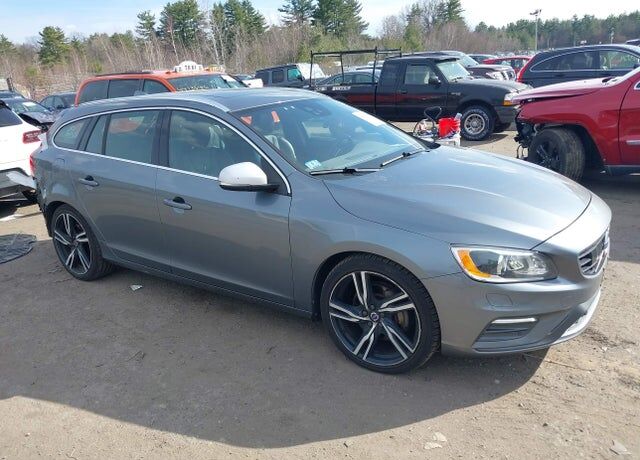 2017 VOLVO V60