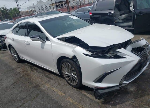 2021 LEXUS ES