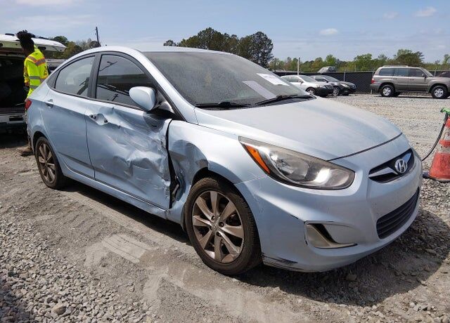 2012 HYUNDAI Accent