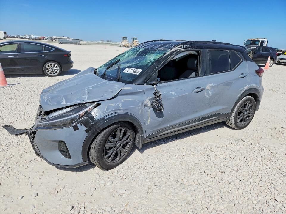 2023 NISSAN Kicks