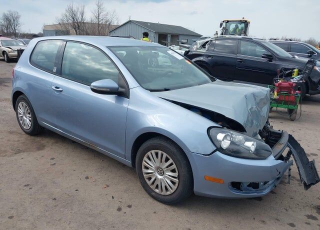 2010 VOLKSWAGEN Golf