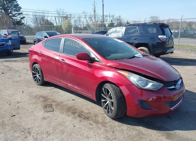 2013 HYUNDAI Elantra