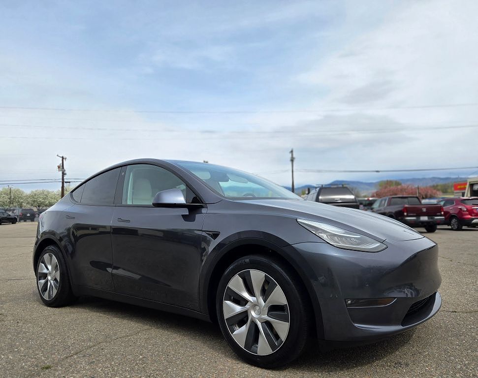 2021 TESLA Model Y