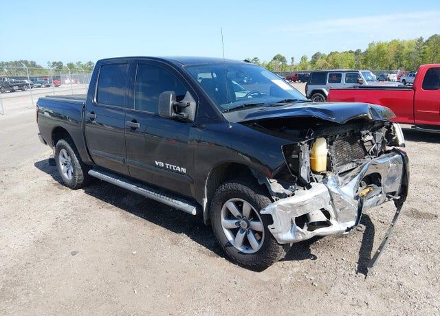 2013 NISSAN Titan
