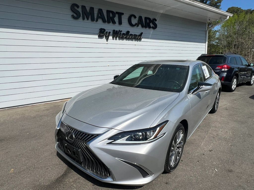 2019 LEXUS ES