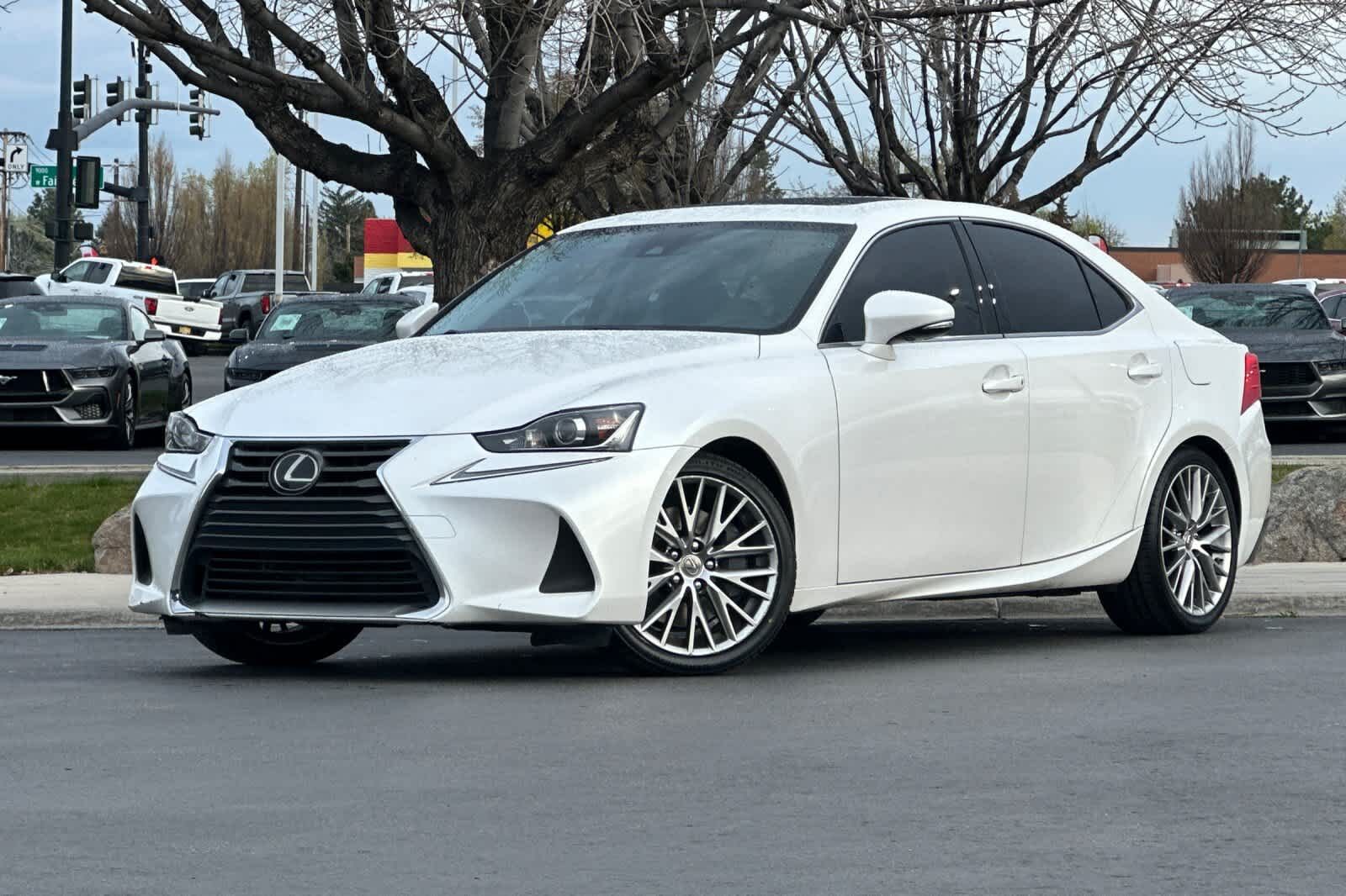 2018 LEXUS IS