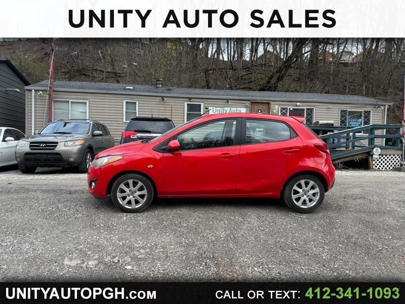 2013 MAZDA Mazda2