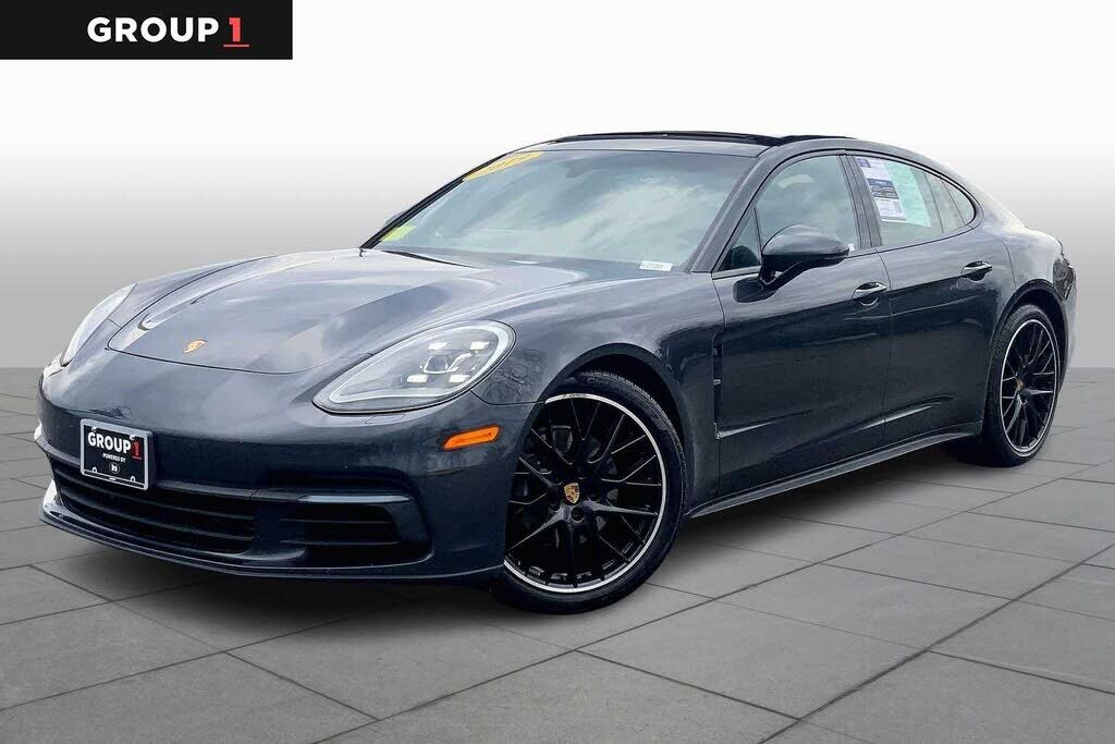 2019 PORSCHE Panamera