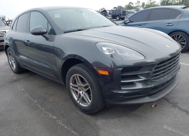 2020 PORSCHE Macan