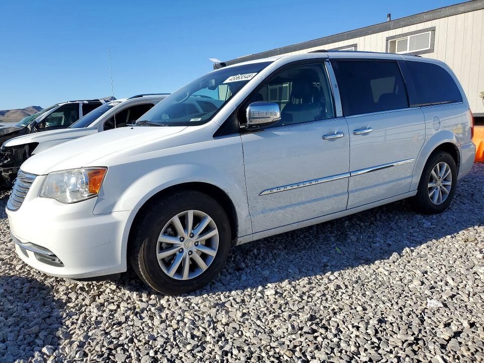 2015 CHRYSLER Town and Country
