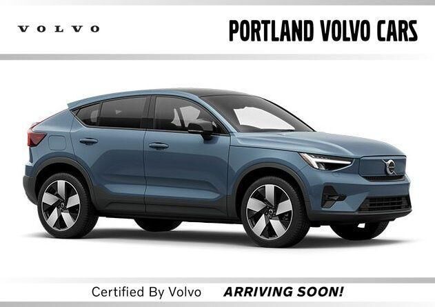 2023 VOLVO C40