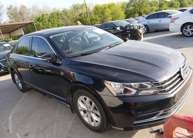 2017 VOLKSWAGEN Passat