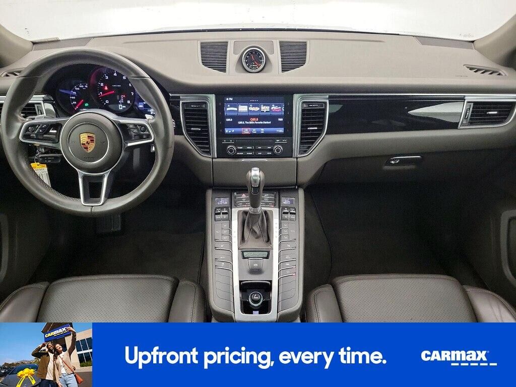 2018 PORSCHE Macan