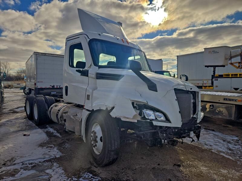 2024 FREIGHTLINER Cascadia