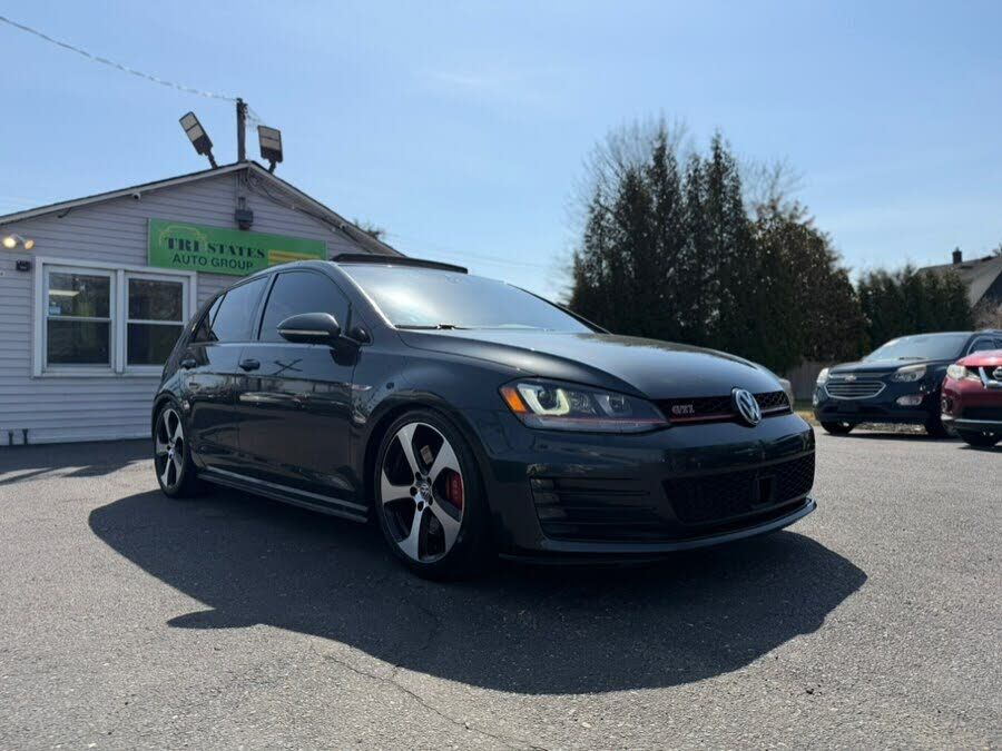 2017 VOLKSWAGEN Golf GTI