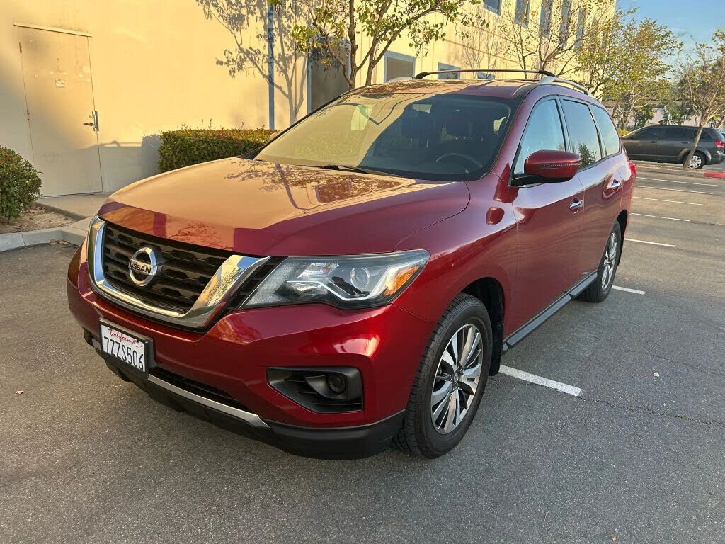 2017 NISSAN Pathfinder