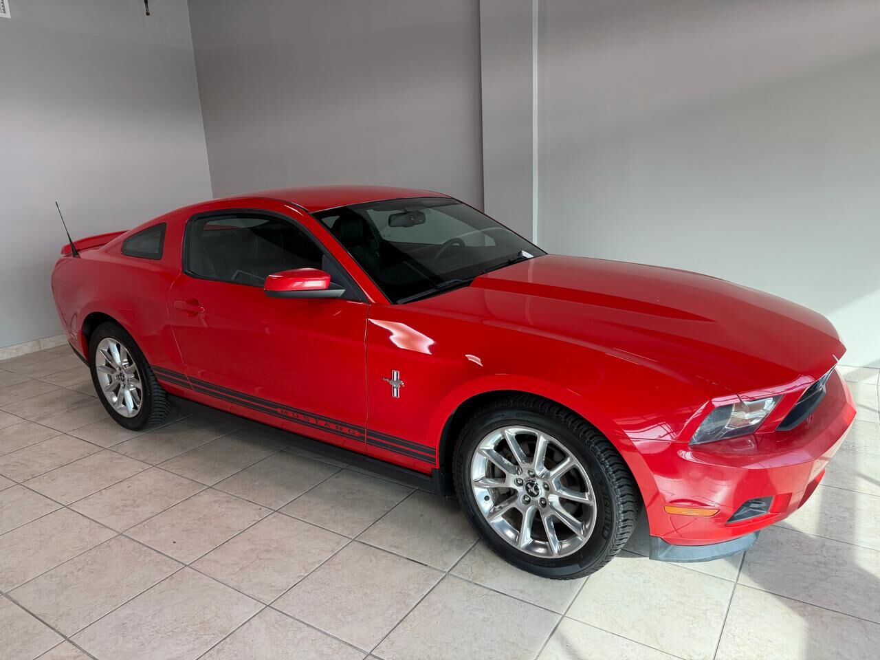2011 FORD Mustang