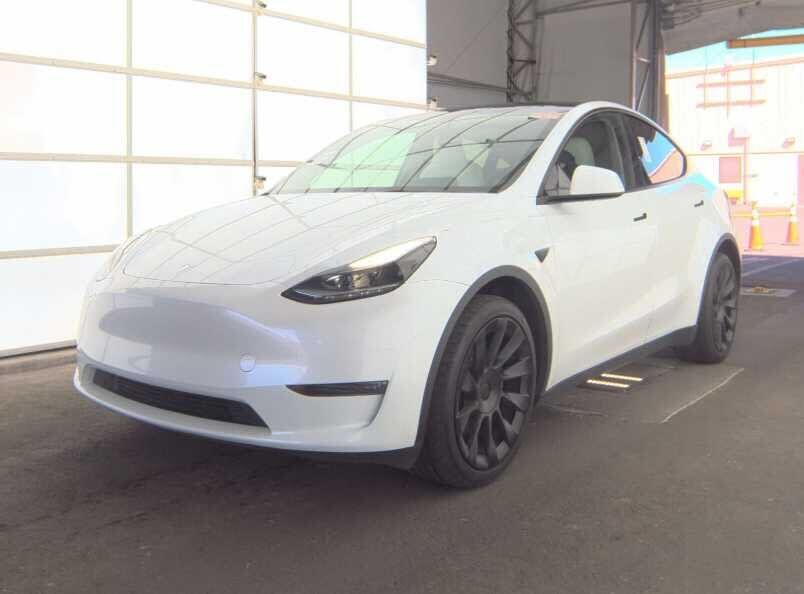 2024 TESLA Model Y