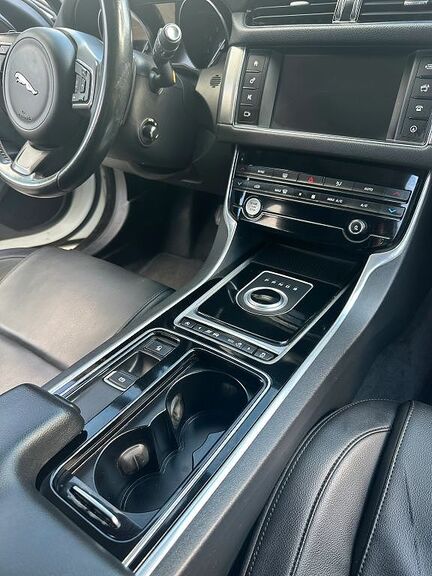 2017 JAGUAR XF