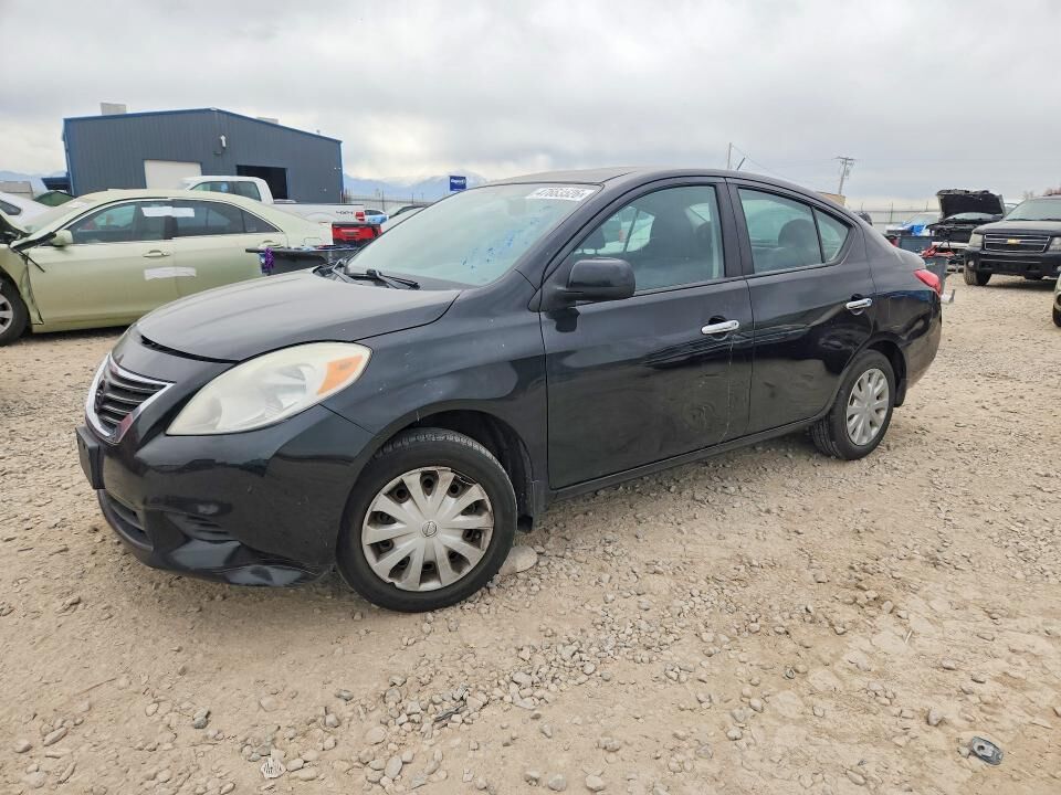 2012 NISSAN Versa