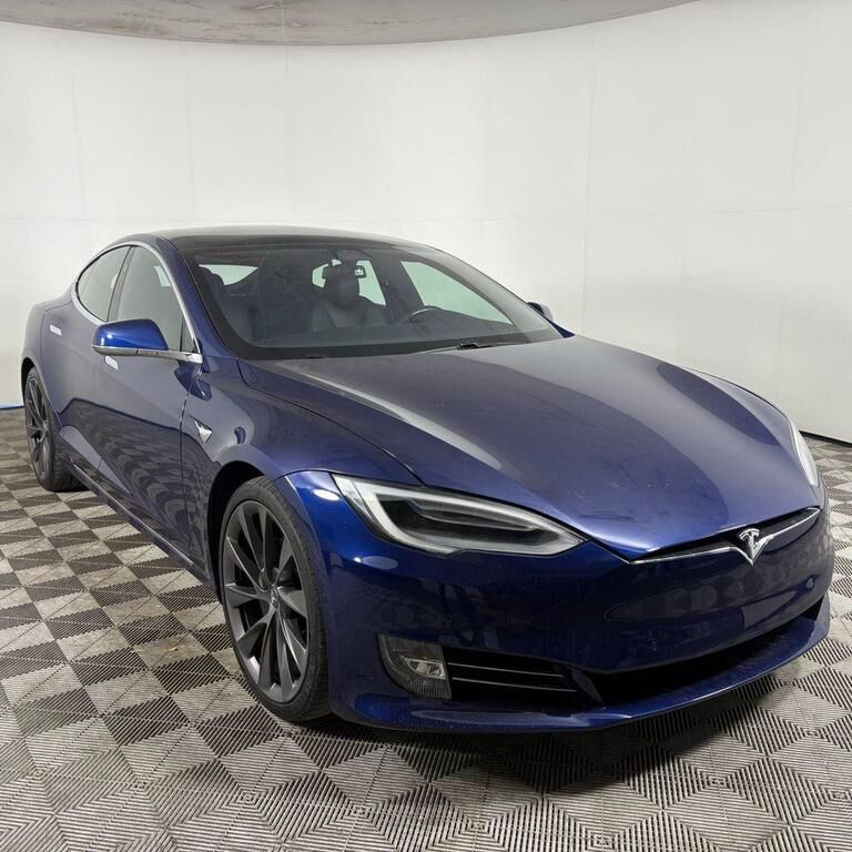 2020 TESLA Model S