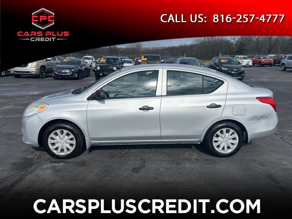 2012 NISSAN Versa