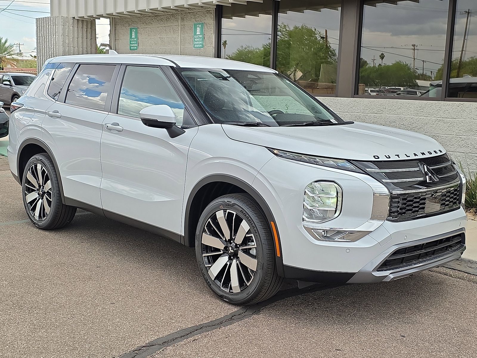 2026 MITSUBISHI Outlander