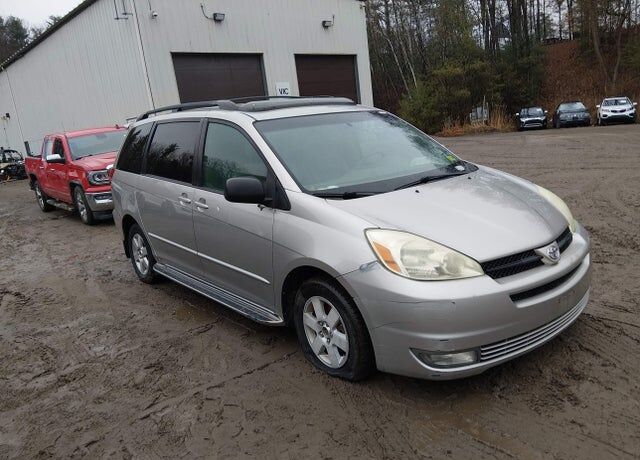 2004 TOYOTA Sienna