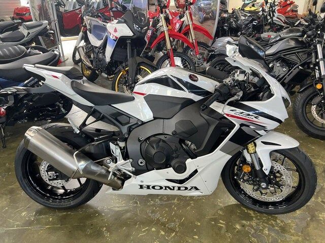 2026 HONDA CB
