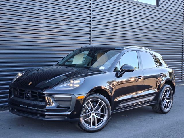 2026 PORSCHE Macan