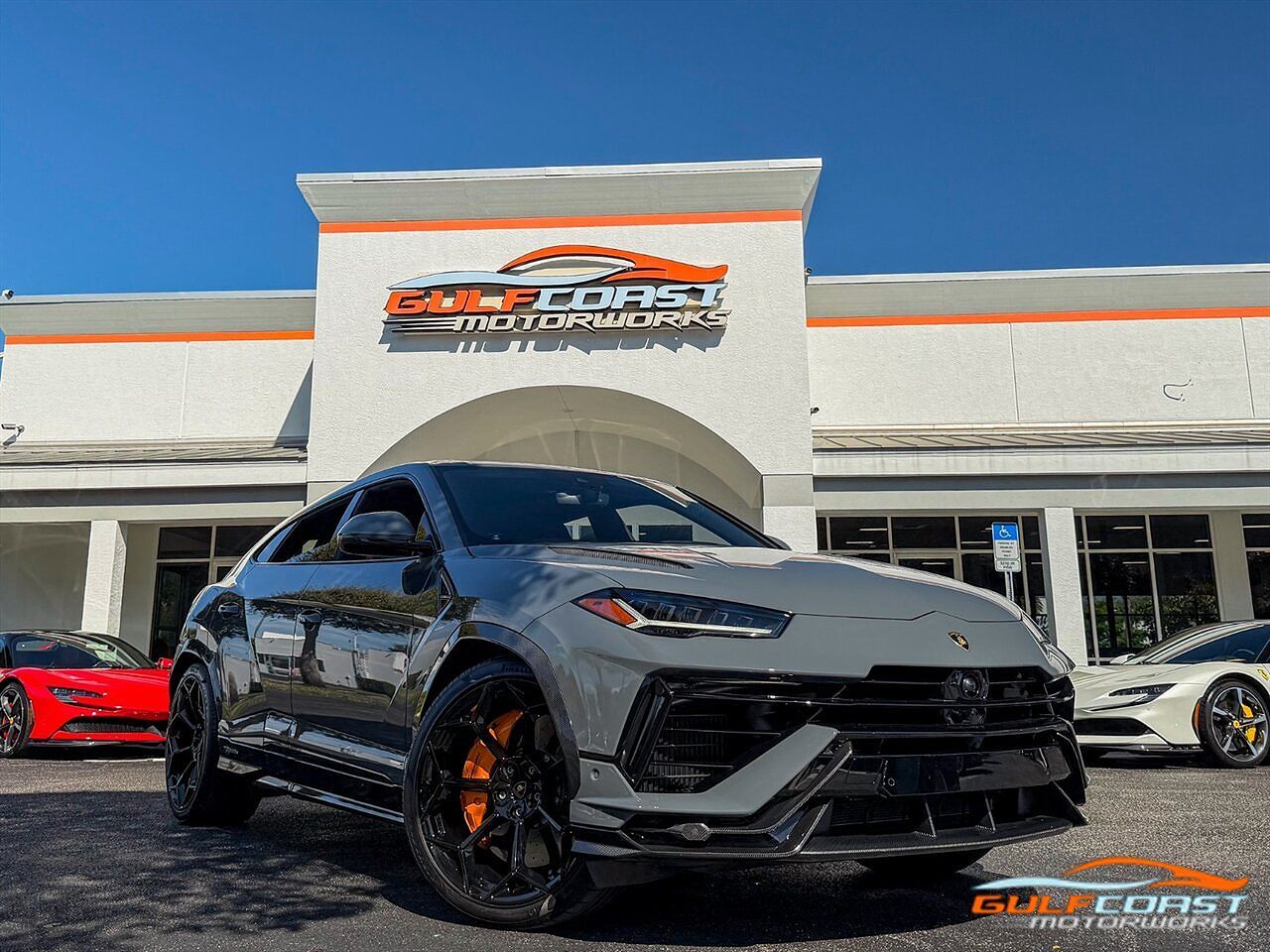 2024 LAMBORGHINI URUS