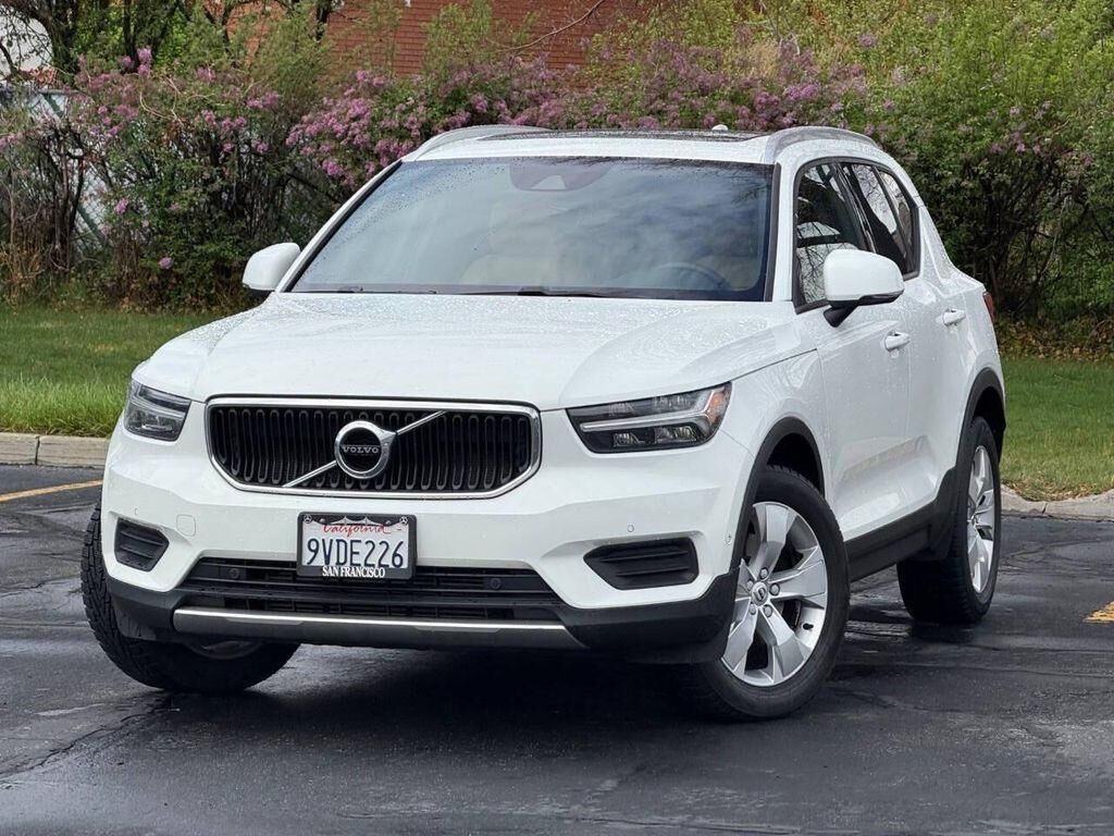 2019 VOLVO XC40