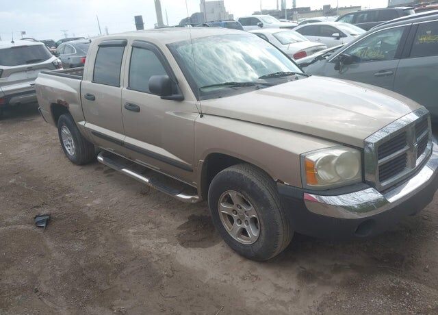 2005 DODGE Dakota