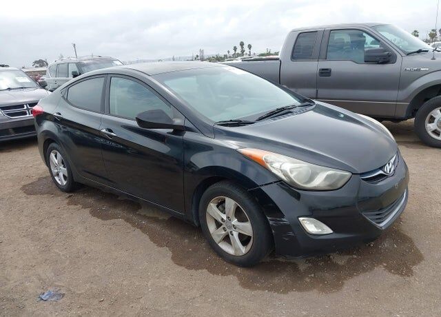 2012 HYUNDAI Elantra