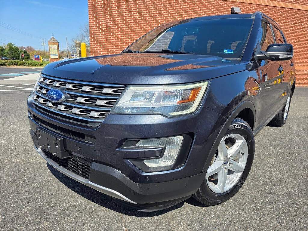 2017 FORD Explorer