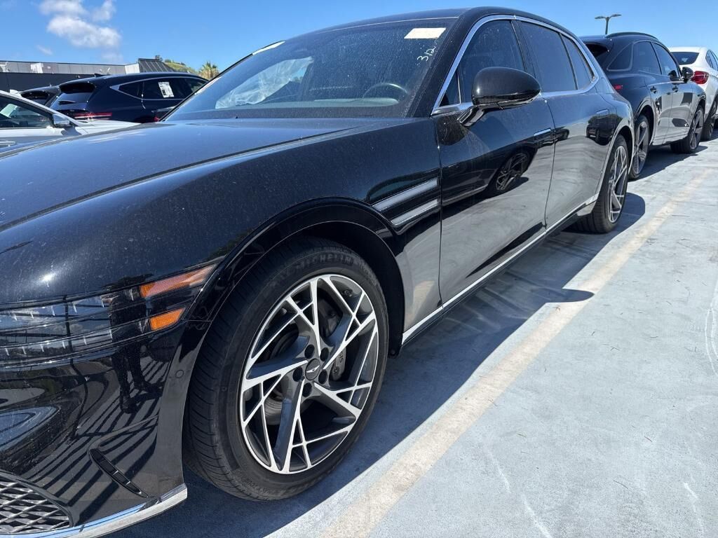2023 GENESIS G90