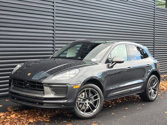 2026 PORSCHE Macan