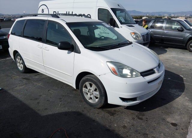 2004 TOYOTA Sienna