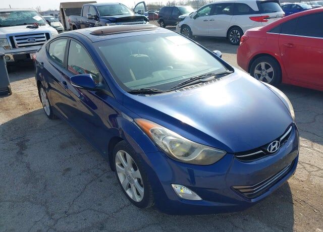 2013 HYUNDAI Elantra