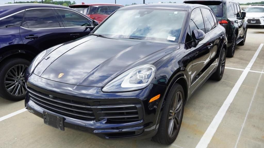 2022 PORSCHE Cayenne