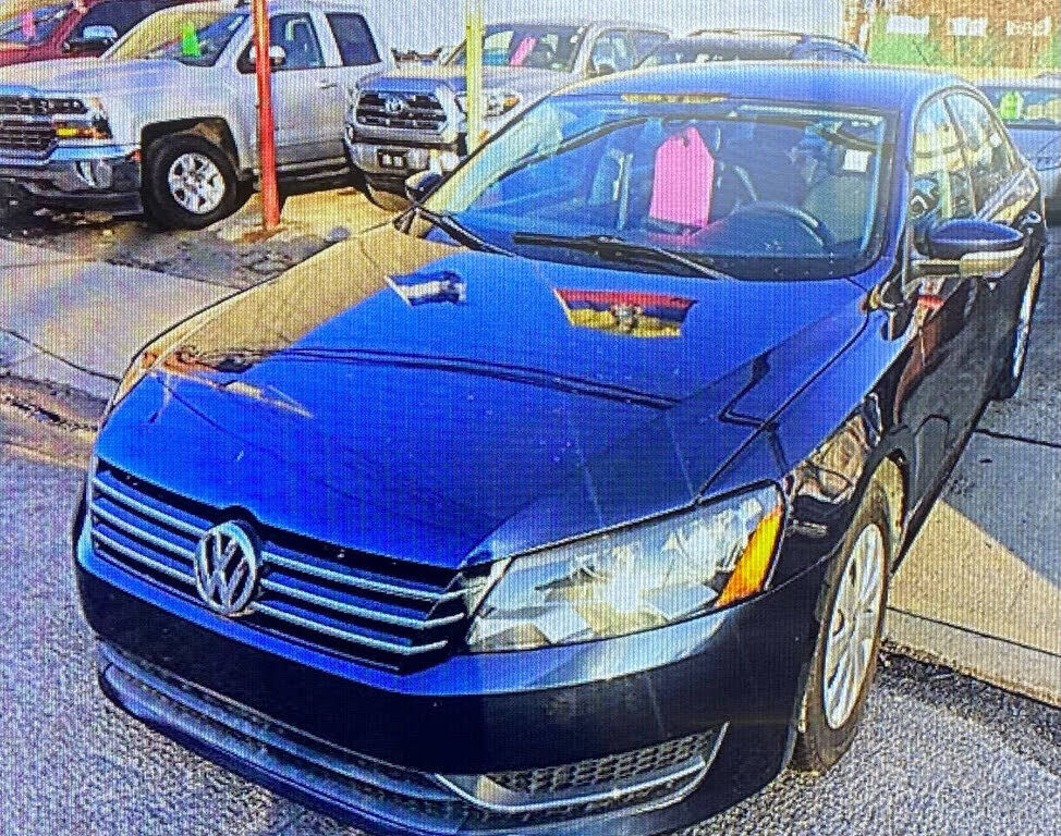 2013 VOLKSWAGEN Passat