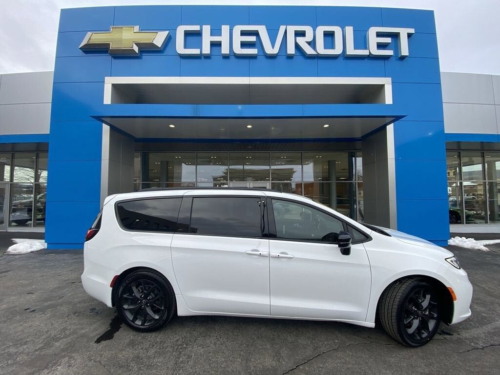 2025 CHRYSLER Pacifica